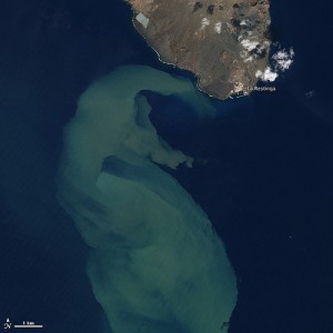 Mancha volcánica frente a El Hierro (NASA)
