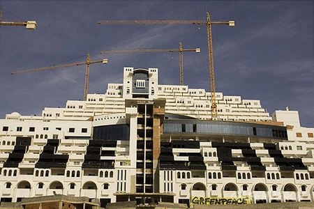 Ley de Costas para resucitar monstruos