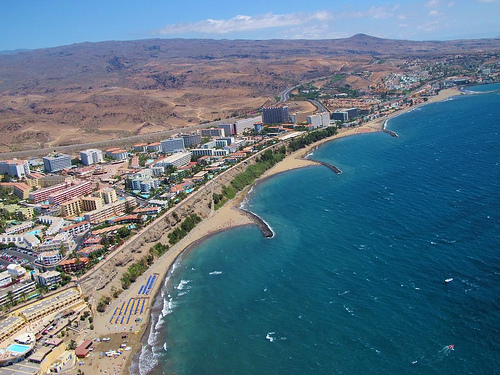 El Gobierno permitirá "ciertos usos" en la costa para "generar riqueza"