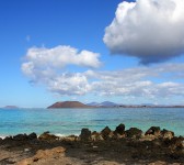 Aguas entre Fuerteventura y Lanzarote con Lobos entre ambas (Foto: Andy Mitchell)