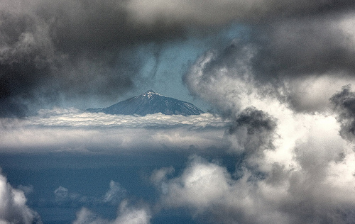 El Teide emergiendo (Fotografía: El Coleccionista de Instantes).