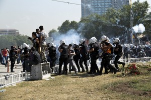 Enfrentamientos. Fotografía: Eser Karadag.