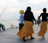 Mujeres con hijab en el paseo marítimo de Estambul (Fotografía: Hearth Industry)
